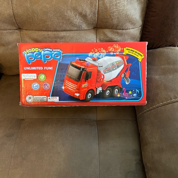 ArtCreativity Bubble🫧Blowing Cement Truck🚚Toy with LED🚦and Sound🔊Effects - Picture 7 of 8